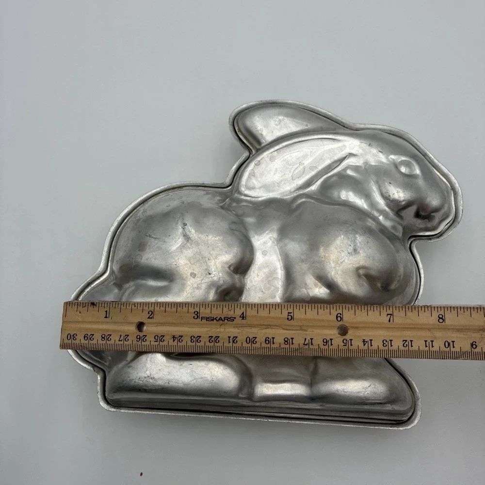 Vintage Aluminum Standing Bunny Rabbit Cake Mold 3D Easter Two Piece Pan 10 Inch